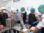 Kapolda-Riau-Irjen-Pol-Herry-Heryawan-saat-memantau-dapur-SPPG-Polres-Inhil.jpg