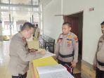 Kapolres-Rohil-AKBP-Isa-Imam-Syahroni-saat-meninjau-keamanan-kantor-KPU.jpg
