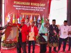 Ketua-KPU-Siak-Said-Dharma-Setiawan-bersama.jpg