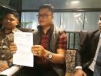 Kuasa-Hukum-melaporkan-Sejumlah-oknum-Kader-PPP-Riau-ke-Kejari.jpg