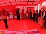 Layanan-Dukungan-Psikososial-dari-Kemensos-bagi-anak-anak-korban-Banjir-Bandang-Galodo-Sumbar.jpg<pf>Petugas-Kemensos-memberikan-layanan-dukungan-Psikososial-untuk-anak-anak-korban-Banjir-Bandang.jpg<pf>Anak-anak-korban-Banjir-Bandang-Galodo-Sumbar-menerima-layanan-Psikososial-dari-Kemensos.jpg
