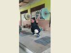 Lifter-angkat-besi-Riau-Maharani-saat-latihan.jpg