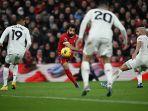 Liverpool-Kelimpungan-Ditahan-Imbang-Manchester-United-di-Anfield-dengan-Sepuluh-Pemain.jpg
