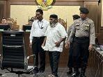Lukas-Enembe-masih-berjudi-saat-sakit.jpg