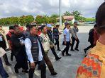 Mahfud_MD_Tiba_di_Pekanbaru_Disambut_Bupati_Pelalawan.jpg