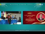 Mantan-anggota-DPR-RI-Ahmad-Sahroni-mengikuti-wisuda-S3.jpg