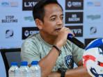 Pelatih-PSPS-Pekanbaru-Ilham-Romadhona-saat-konferensi-pers-jelang-lawan-Garudayaksa-FC.jpg
