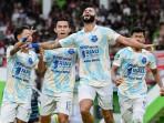 Pemain-PSPS-Pekanbaru-merayakan-gol-pada.jpg