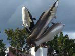 Penampakan-tiga-patung-ikan-di-bundaran-bangkinang-1.jpg