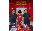 Pengedar-narkoba-simpan-sabu-di-bola-lampu-diringkus-Polres-Kuansing.jpg