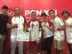 Petinju_Riau_Ingatan_Ilahi_bersama_jajaran_pelatih_dan_official_lainnya.jpg