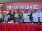 Polda-Riau-Gagalkan-Transaksi-Jual-Beli-41-Kg-Sisik-Trenggiling.jpg