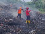 Proses-pendinginan-lokasi-Karhutla-di-Desa-Sorek-Dua.jpg