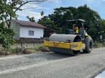 Proses-perbaikan-jalan-rusak-di-Jalan-Lion-Air-Kota-Pekanbaru.jpg