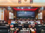 Rapat-Paripurna-Reses-di-DPRD-Pekanbaru-dihadiri-Wakil-Wali-Kota-Pekanbaru-Markarius-Anwar.jpg