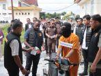 Rekonstruksi-pembunuhan-wanita-di-selatpanjang.jpg