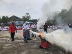 SMAN-1-Siak-simulasi-padamkan-kebakaran.jpg