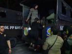 Satpol-PP-Kota-Pekanbaru-melakukan-razia-satu-tempat-hiburan.jpg