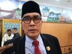 Sekretaris-DPD-Golkar-Riau-Parisman-Ihwan-saat-ditemui-di-gedung-DPRD.jpg