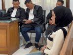 Selebgram-Pekanbaru-Cut-Salsa-saat-menjalani-sidang-putusan-di-PN-Pekanbaru.jpg
