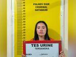 Seorang-wanita-pengedar-narkoba-berinisial-J-alias-Jum.jpg
