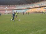 Skuad-PSPS-kala-latihan-di-Stadion-Utama-Riau.jpg