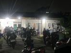 Suasana-rumah-duka-gofi-hidayana-Mahasiswi-Dijambret-Hingga-Tewas.jpg