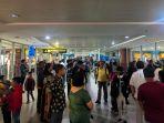 Suasana_Bandara_SSK_II_Pekanbaru_tampak_ramai_1_januari_2024.jpg