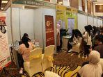 Suasana_stand_Yayasan_Abdurrab_di_Pekanbaru_Job_Fair_2024.jpg
