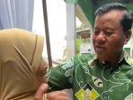 Suhardiman-Amby-mengobrol-dengan-warga.jpg