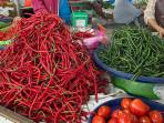Tumpukan_cabai_merah_pedagang_di_Pasar_Palapa_Kota_Pekanbaru.jpg