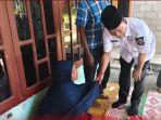 Wabup-Rokan-Hulu-Syafaruddin-Poti-beri-bantuan-korban-kebakaran-di-Bangun-Purba.jpg