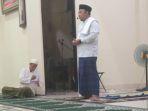 Wakil-Bupati-Siak-Husni-Merza-di-masjid-buatan.jpg