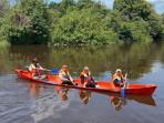 Wisatawan-bermain-perahu-di-Batang-Mandau.jpg