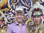 ahok-dapat-gelar-kehormatan-dari-suku-dayak.jpg