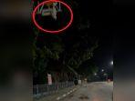 aksi-Prank-Pocong-tepatnya-di-Simpang-Empat-Bumi-Ayu-kota-Dumai.jpg