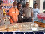 ambil-paket-di-depan-kantor-dprd-bengkalis-kurir-narkoba-di-riau-digrebek-dan-terancam-hukuman-mati.jpg