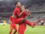 andik-vermansah-dan-alberto-goncalves-merayakan-gol.jpg