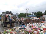 angkutan_sampah_mandiri_di_pekanbaru_resmi_dilarang_1_september_2021_ada_sanksi.jpg