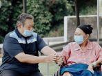 ani-yudhoyono-sudah-boleh-bermain-di-taman-bersama-sby.jpg