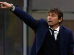 antonio-conte-memberikan-instruksi-inter-milan-vs-sassuolo.jpg