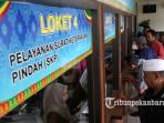 antrean-di-disdukcapil-pekanbaru-ok_20160905_152518.jpg