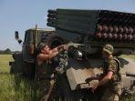 artileri-ukraina-bersiap-untuk-menembakkan-peluncur-roket-ganda-bm-21.jpg