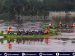 arus-sungai-siak-menantang-sekdakab-lepas-45-tim-siak-international-serindit-boat-race-2019-di-riau.jpg