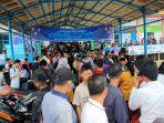 arus_balik_penumpang_di_pelabuhan_tanjung_harapan_kepulauan_meranti_membludak.jpg