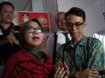 aryani-soenarto-ibunda-ario-kiswinar-usai-diperiksa-polisi_20161014_20161016_124705.jpg