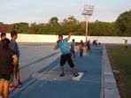 atlet-atletik-pplp-riau-fokus-jalani-latihan-di-sport-center-rumbai_20180613_152116.jpg