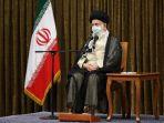 ayatollah-ali-khamenei-28-agustus-2021-bertemu-dengan-presiden-iran-ebrahim-raisi.jpg
