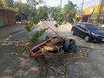 ban-bekas-lubang-jalan.jpg