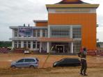 bangunan-sekolah-tinggi-teknologi-pelalawan_20160908_102821.jpg